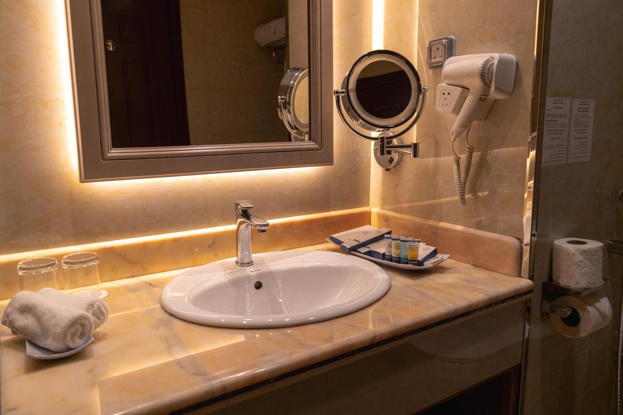 Best Western Plus Jeddah Hotel Madinah Road Εξωτερικό φωτογραφία
